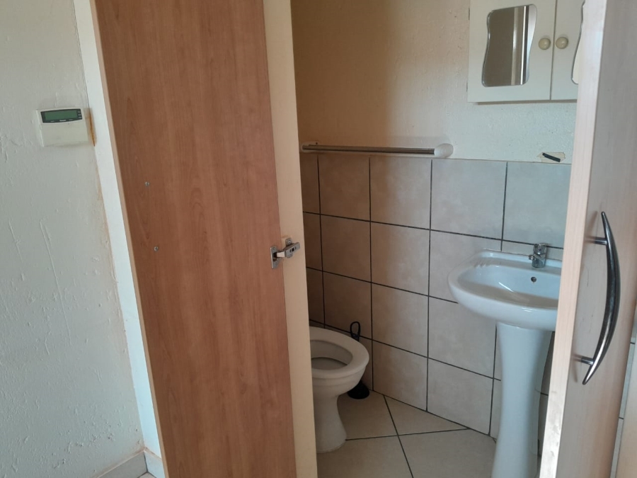 2 Bedroom Property for Sale in Waterval East North West